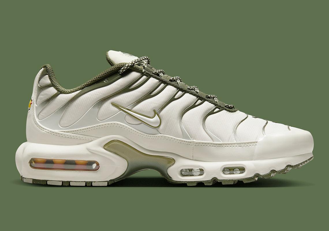 Nike Air Max Plus 2021 trait kaki blanc